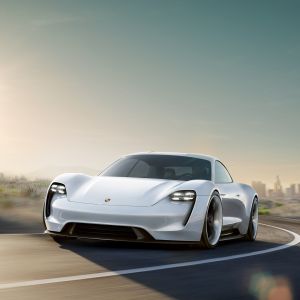 В компании Porsche планируют выпустить линейку электромобилей в 2020 году