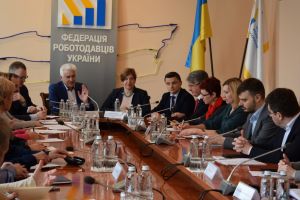 Meeting of a business asset with the Head of the State Regulatory Service of Ukraine Ksenia Lyapina on discussing topical issues of supervision (control)