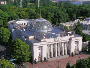 Верховная Рада предлагает обложить налогом временный ввоз транпортных средств