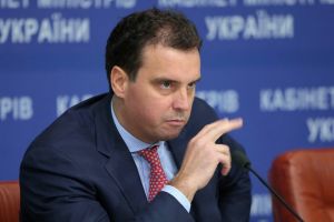 Абромавичус о состоянии экономики: Мы продолжаем падать