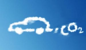 Какие автомобильные бренды из ТОП-20 имеют наименьшие выбросы CO2?