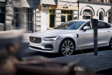 Volvo продаст миллион электромобилей