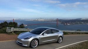 Доступный электромобиль Tesla запускают в производство