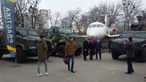 «КРАЗ» презентовал военным атташе бронированную технику