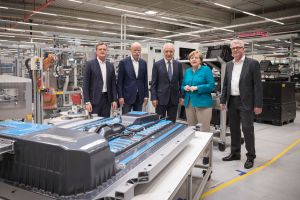 Европейские автоконцерны «резко бросились подзаряжать батарейки»