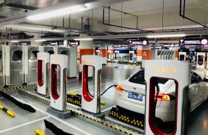 Tesla открыла крупнейший зарядочный комплекс в мире