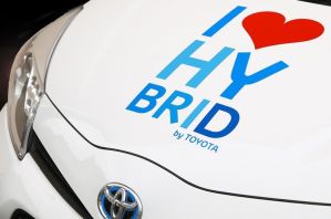 Toyota и Panasonic вместе выпускать батареи для электрокаров