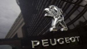 Peugeot повністю переходить на електромобілі та гібриди
