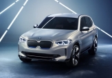 BMW офіційно представила свій перший електрокросовер