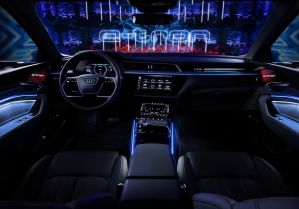 Електрокросовер Audi: п'ять екранів, 16 динаміків і камери замість дзеркал