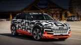 Audi рассказала об электрическом кроссовере e-tron