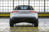 Без  боковых зеркал и радиаторной сетки: Opel представил электрокроссовер будущего