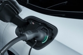 Тепер моделі Peugeot 3008 і 508 можна заряджати від розетки