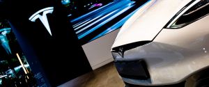 Tesla пояснила, як працює ключове «Дев'яте оновлення» і чому в ньому немає автопілота