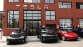 Ігри на парковці і огляд в 360 градусів: Tesla випустила супероновлення для ПО електрокарів