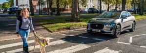Для авто придумали систему оповіщення людей з вадами зору пішоходів