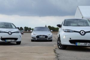 Автовиробників попросили додати електромобілям шарму