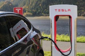 Tesla випустила оновлене програмне забезпечення, щоб електрокари автовиробника «не мерзли»
