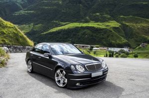 Daimler и BMW вложат 1 млрд евро в сервис перевозок, который станет конкурентом Uber