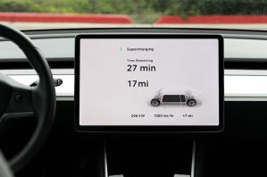 Новые зарядные станции Tesla уменьшат время зарядки до 15 минут