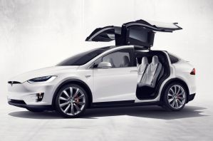 Tesla обещает запустить сервис беспилотных такси в 2020 году