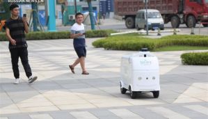 В китайских городе Нанкин начали доставлять товар беспилотных 5G-автомобилем.