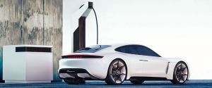 Porsche Taycan будет заряжаться в два раза быстрее Tesla