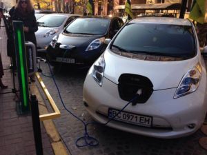 The government has expanded the use of electric vehicles and hybrids to government agencies