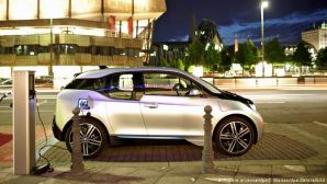 German auto industry accelerates transition to hybrids and electric cars