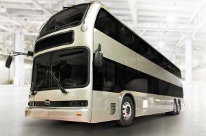 BYD unveils a two-story electric bus traveling 370 km on a single charge
