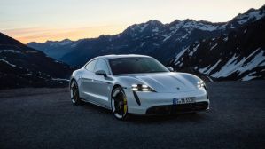 Презентация онлайн: электромобиль Porsche Taycan официально представлен в Украине